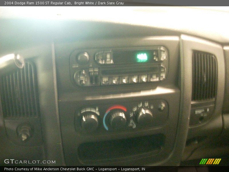 Bright White / Dark Slate Gray 2004 Dodge Ram 1500 ST Regular Cab