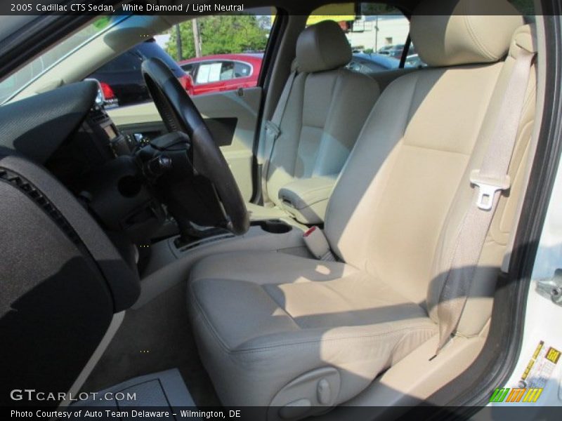 White Diamond / Light Neutral 2005 Cadillac CTS Sedan