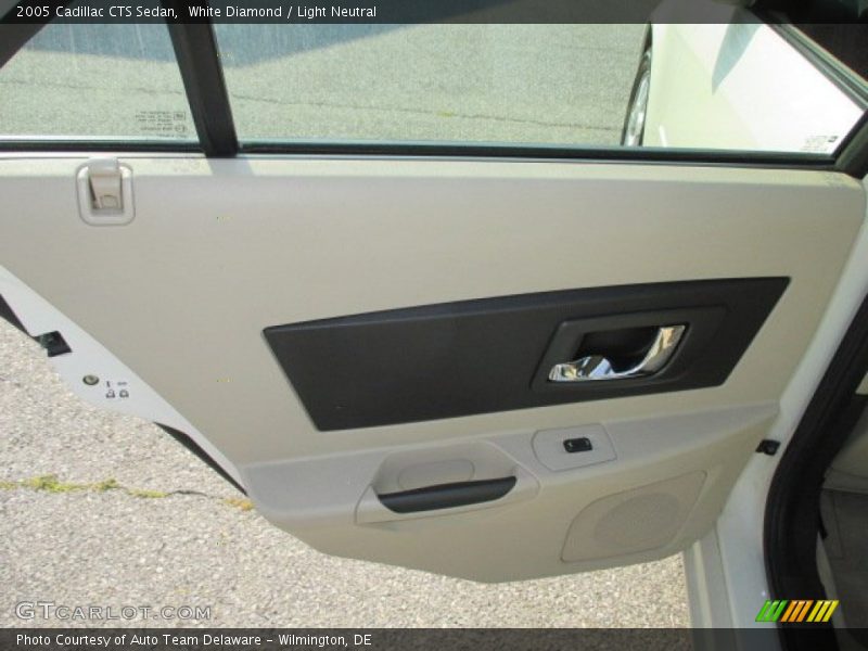 White Diamond / Light Neutral 2005 Cadillac CTS Sedan