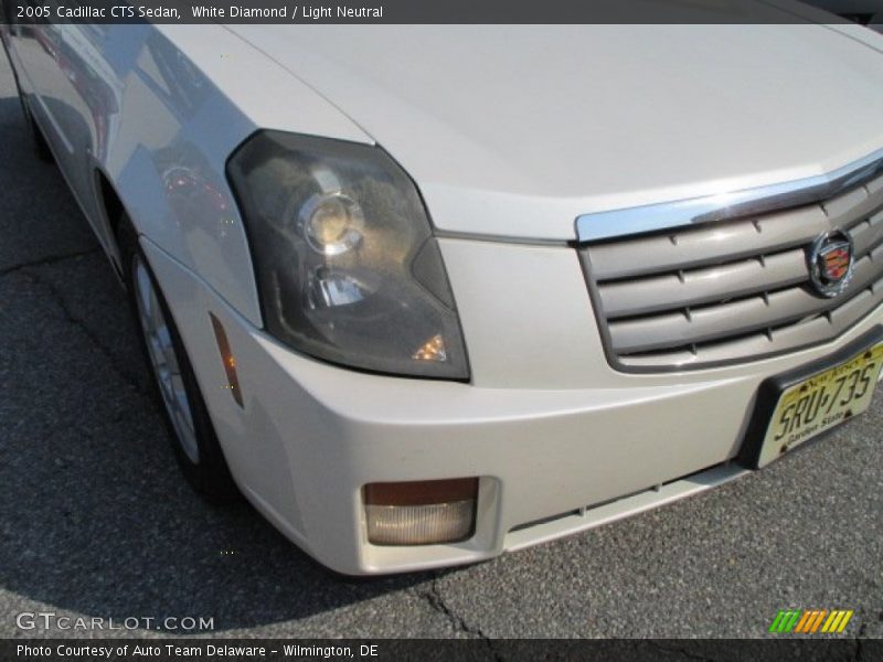 White Diamond / Light Neutral 2005 Cadillac CTS Sedan