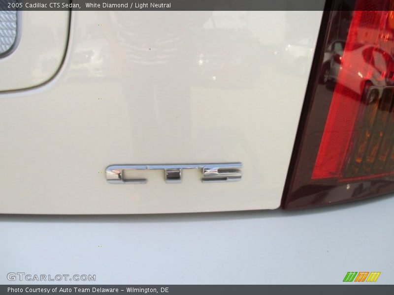 White Diamond / Light Neutral 2005 Cadillac CTS Sedan