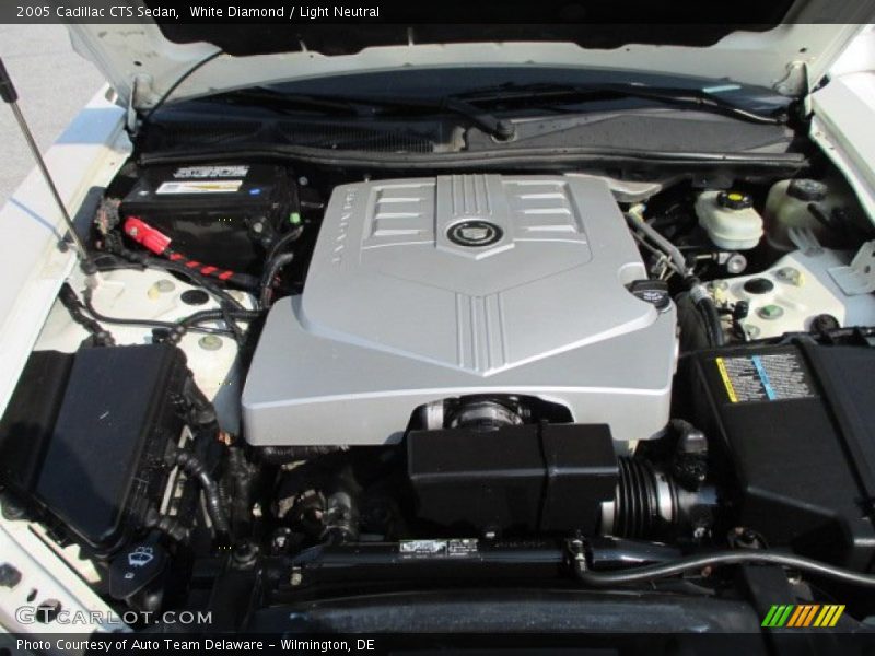 White Diamond / Light Neutral 2005 Cadillac CTS Sedan
