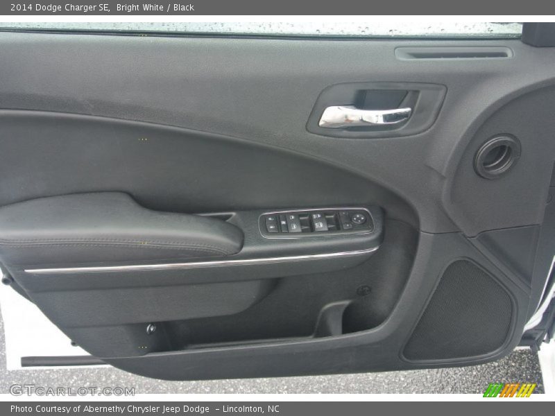 Bright White / Black 2014 Dodge Charger SE