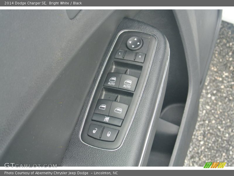 Bright White / Black 2014 Dodge Charger SE