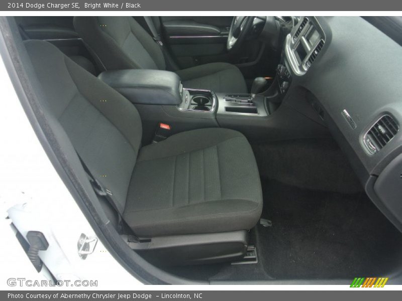 Bright White / Black 2014 Dodge Charger SE