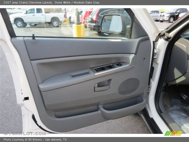 Stone White / Medium Slate Gray 2007 Jeep Grand Cherokee Laredo