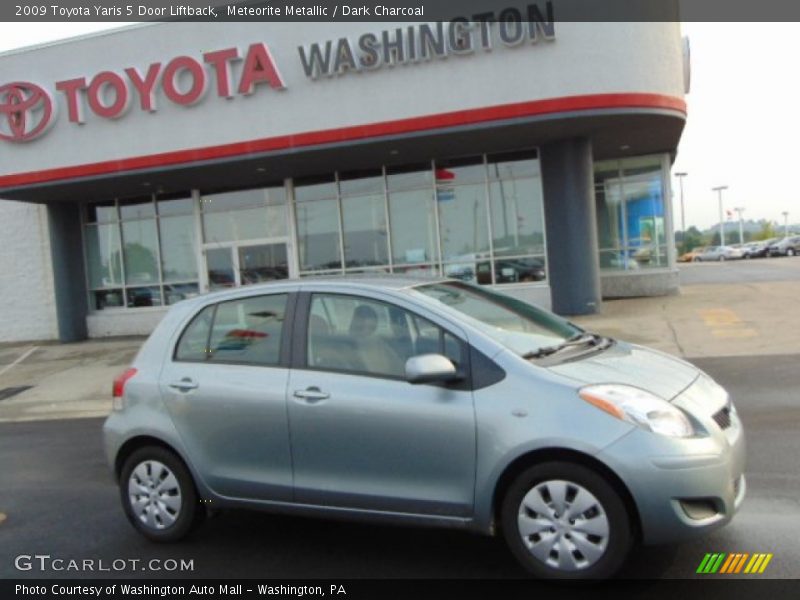 Meteorite Metallic / Dark Charcoal 2009 Toyota Yaris 5 Door Liftback