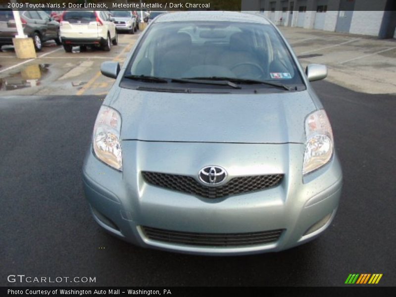 Meteorite Metallic / Dark Charcoal 2009 Toyota Yaris 5 Door Liftback