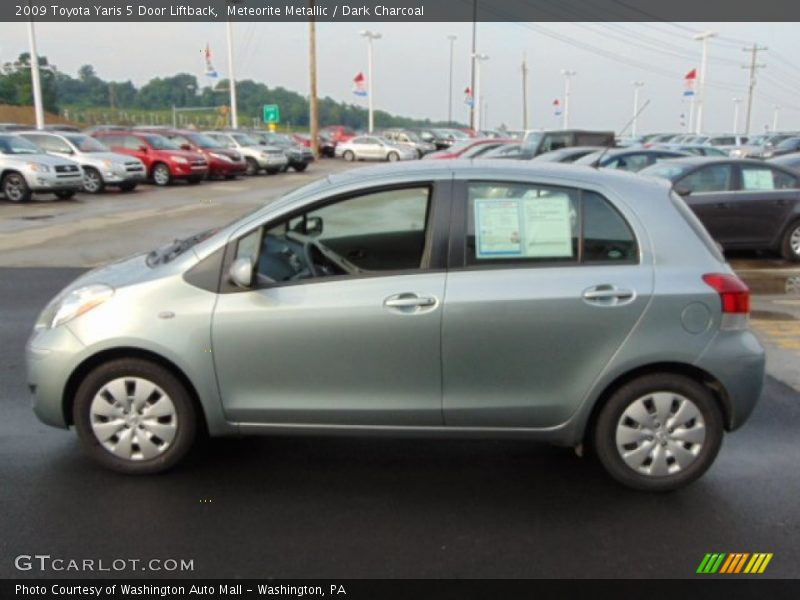 Meteorite Metallic / Dark Charcoal 2009 Toyota Yaris 5 Door Liftback