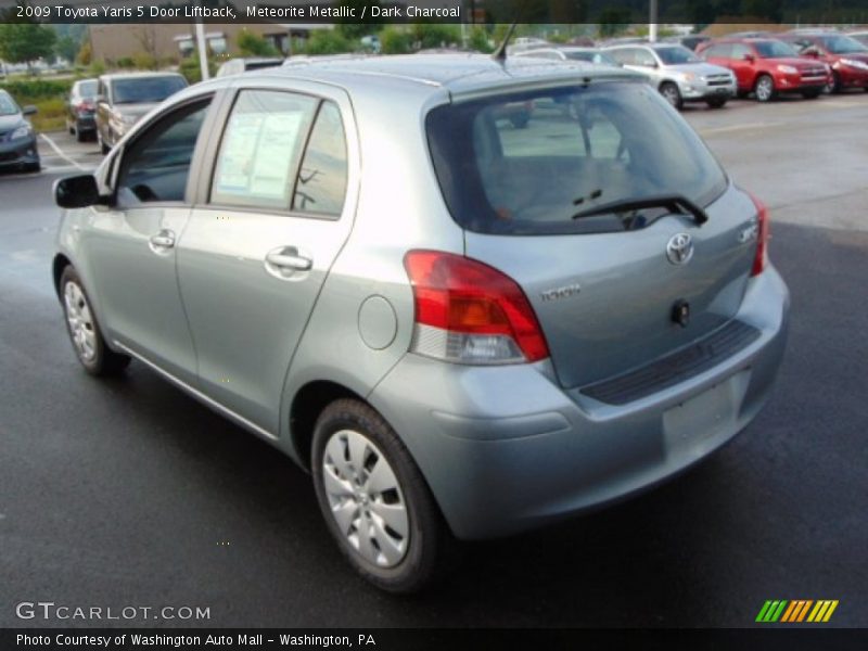 Meteorite Metallic / Dark Charcoal 2009 Toyota Yaris 5 Door Liftback