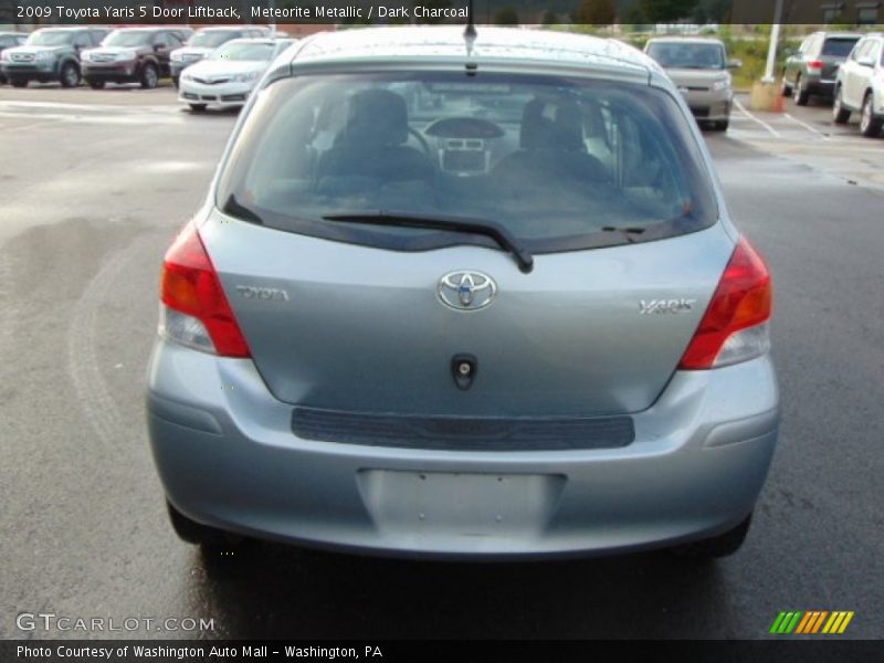 Meteorite Metallic / Dark Charcoal 2009 Toyota Yaris 5 Door Liftback