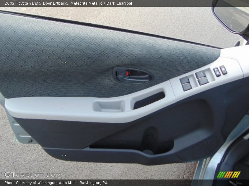 Meteorite Metallic / Dark Charcoal 2009 Toyota Yaris 5 Door Liftback