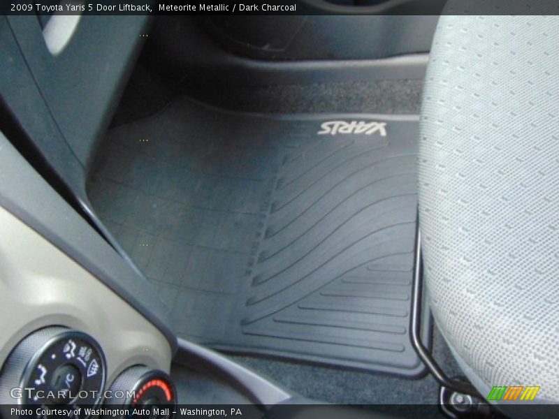 Meteorite Metallic / Dark Charcoal 2009 Toyota Yaris 5 Door Liftback