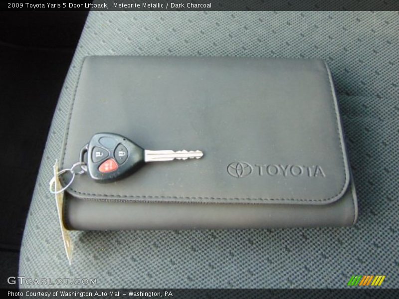 Meteorite Metallic / Dark Charcoal 2009 Toyota Yaris 5 Door Liftback