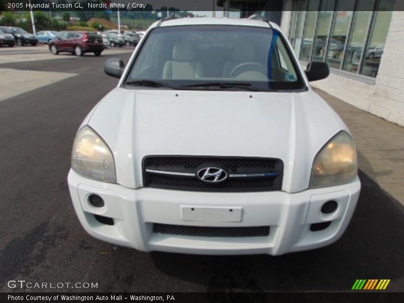 Nordic White / Gray 2005 Hyundai Tucson GL