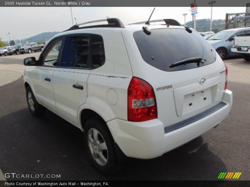 Nordic White / Gray 2005 Hyundai Tucson GL