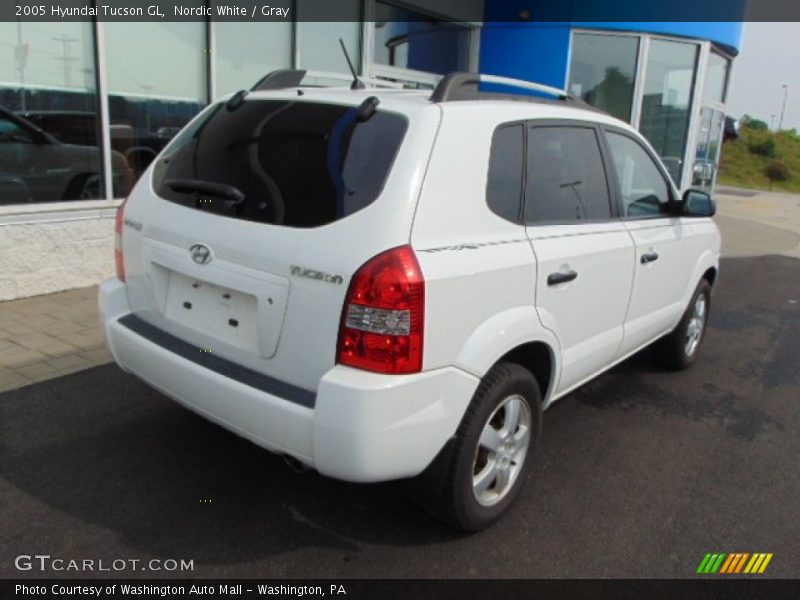 Nordic White / Gray 2005 Hyundai Tucson GL