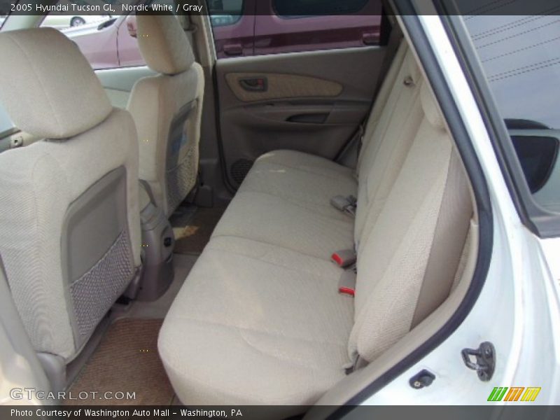 Nordic White / Gray 2005 Hyundai Tucson GL