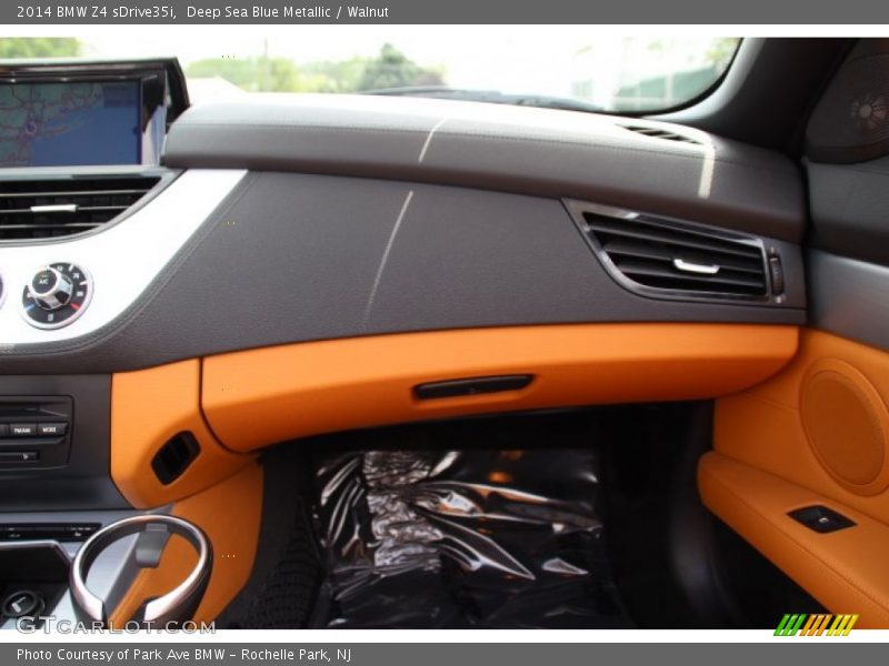 Deep Sea Blue Metallic / Walnut 2014 BMW Z4 sDrive35i