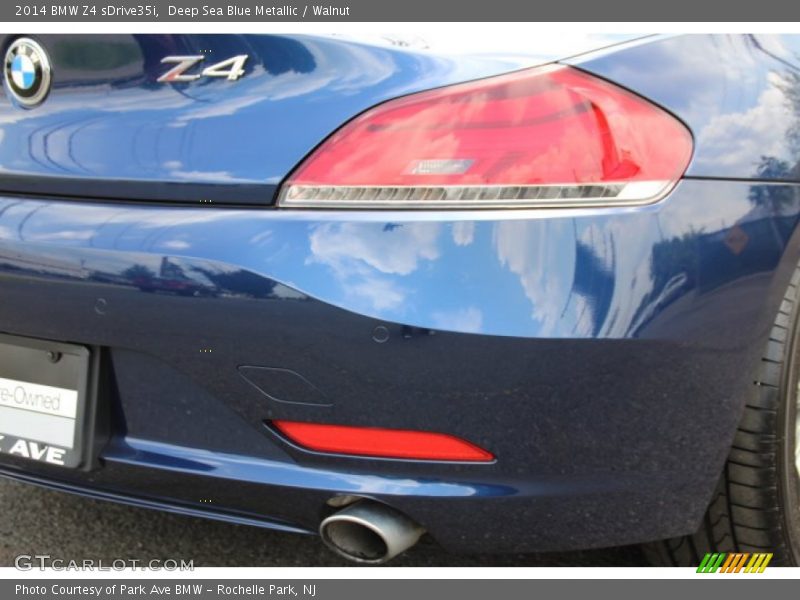 Deep Sea Blue Metallic / Walnut 2014 BMW Z4 sDrive35i