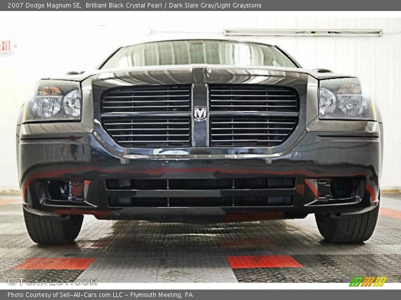 Brilliant Black Crystal Pearl / Dark Slate Gray/Light Graystone 2007 Dodge Magnum SE