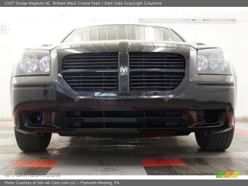 Brilliant Black Crystal Pearl / Dark Slate Gray/Light Graystone 2007 Dodge Magnum SE