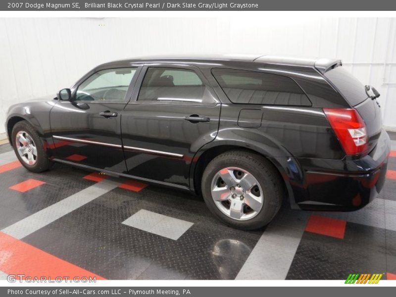 Brilliant Black Crystal Pearl / Dark Slate Gray/Light Graystone 2007 Dodge Magnum SE