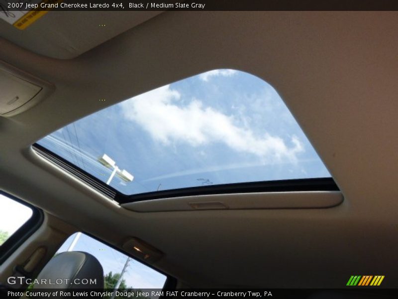 Black / Medium Slate Gray 2007 Jeep Grand Cherokee Laredo 4x4