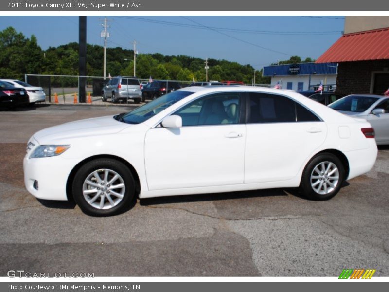Super White / Ash 2011 Toyota Camry XLE V6