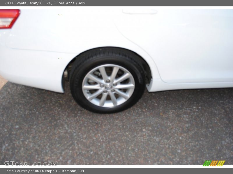 Super White / Ash 2011 Toyota Camry XLE V6
