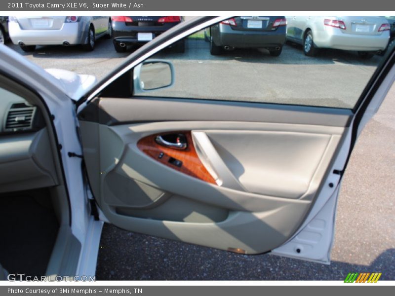 Super White / Ash 2011 Toyota Camry XLE V6