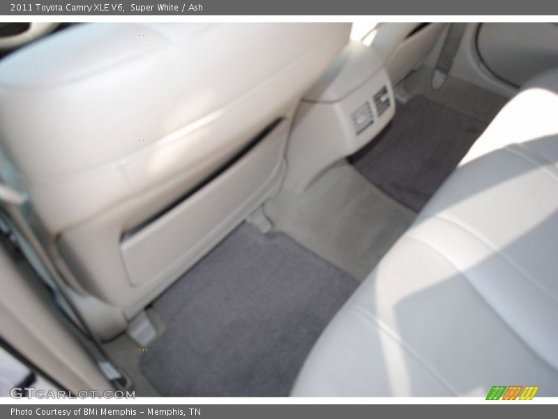 Super White / Ash 2011 Toyota Camry XLE V6