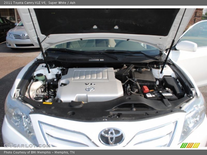 Super White / Ash 2011 Toyota Camry XLE V6