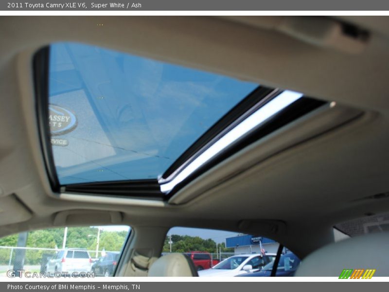 Super White / Ash 2011 Toyota Camry XLE V6