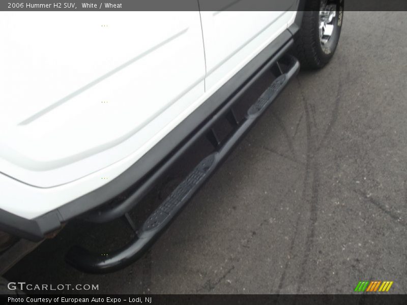 White / Wheat 2006 Hummer H2 SUV
