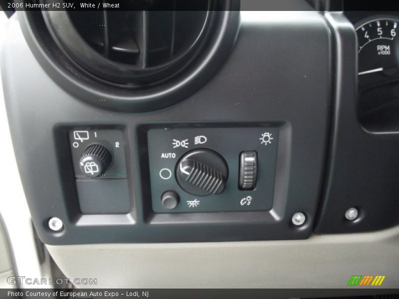 White / Wheat 2006 Hummer H2 SUV