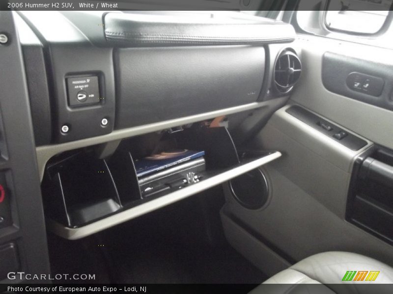 White / Wheat 2006 Hummer H2 SUV