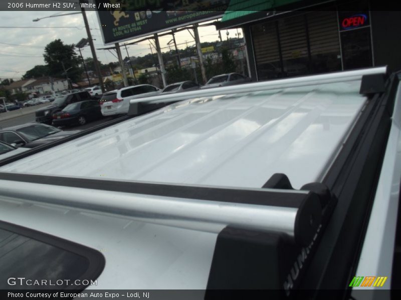 White / Wheat 2006 Hummer H2 SUV