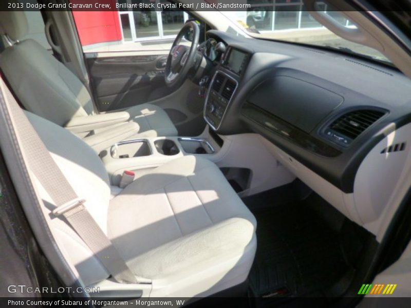 Brilliant Black Crystal Pearl / Black/Sandstorm 2013 Dodge Grand Caravan Crew