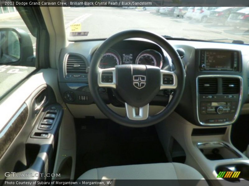 Brilliant Black Crystal Pearl / Black/Sandstorm 2013 Dodge Grand Caravan Crew