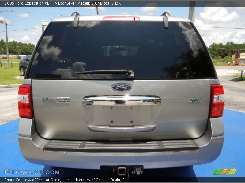 Vapor Silver Metallic / Charcoal Black 2009 Ford Expedition XLT