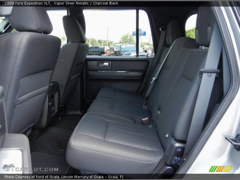 Vapor Silver Metallic / Charcoal Black 2009 Ford Expedition XLT