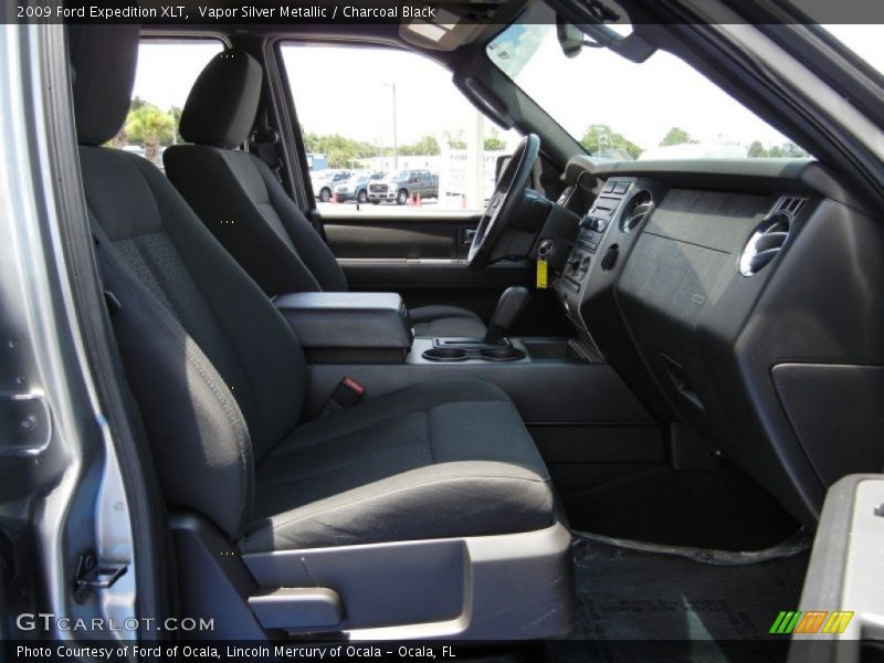 Vapor Silver Metallic / Charcoal Black 2009 Ford Expedition XLT