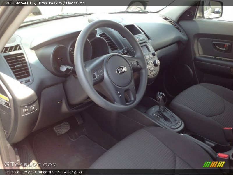 Titanium Gray / Black Cloth 2013 Kia Soul 1.6