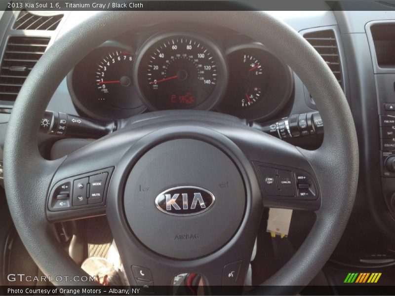 Titanium Gray / Black Cloth 2013 Kia Soul 1.6