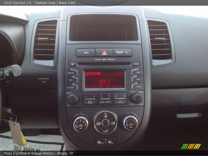 Titanium Gray / Black Cloth 2013 Kia Soul 1.6