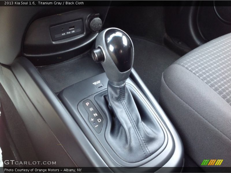 Titanium Gray / Black Cloth 2013 Kia Soul 1.6