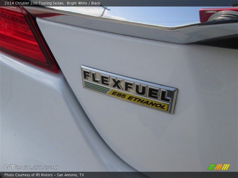 Bright White / Black 2014 Chrysler 200 Touring Sedan