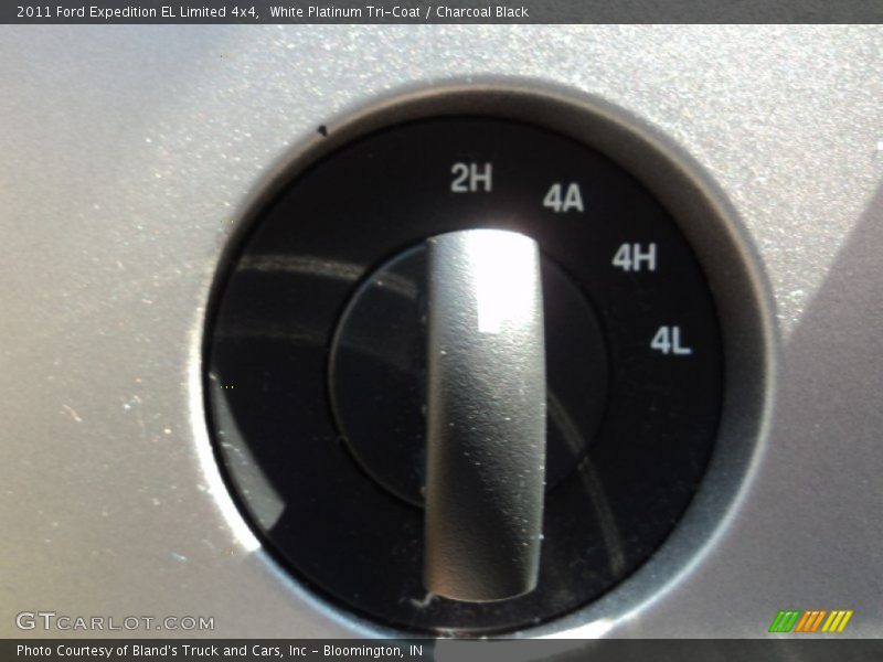 White Platinum Tri-Coat / Charcoal Black 2011 Ford Expedition EL Limited 4x4