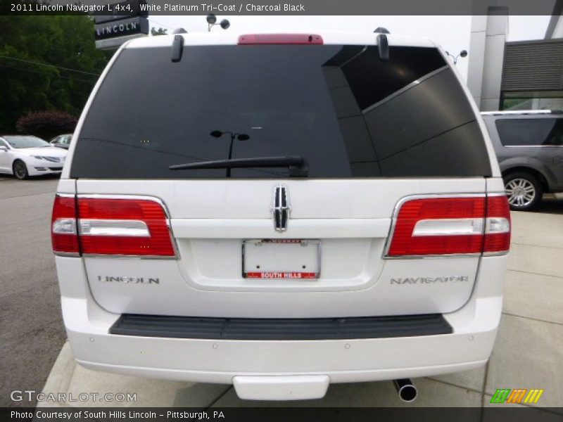 White Platinum Tri-Coat / Charcoal Black 2011 Lincoln Navigator L 4x4